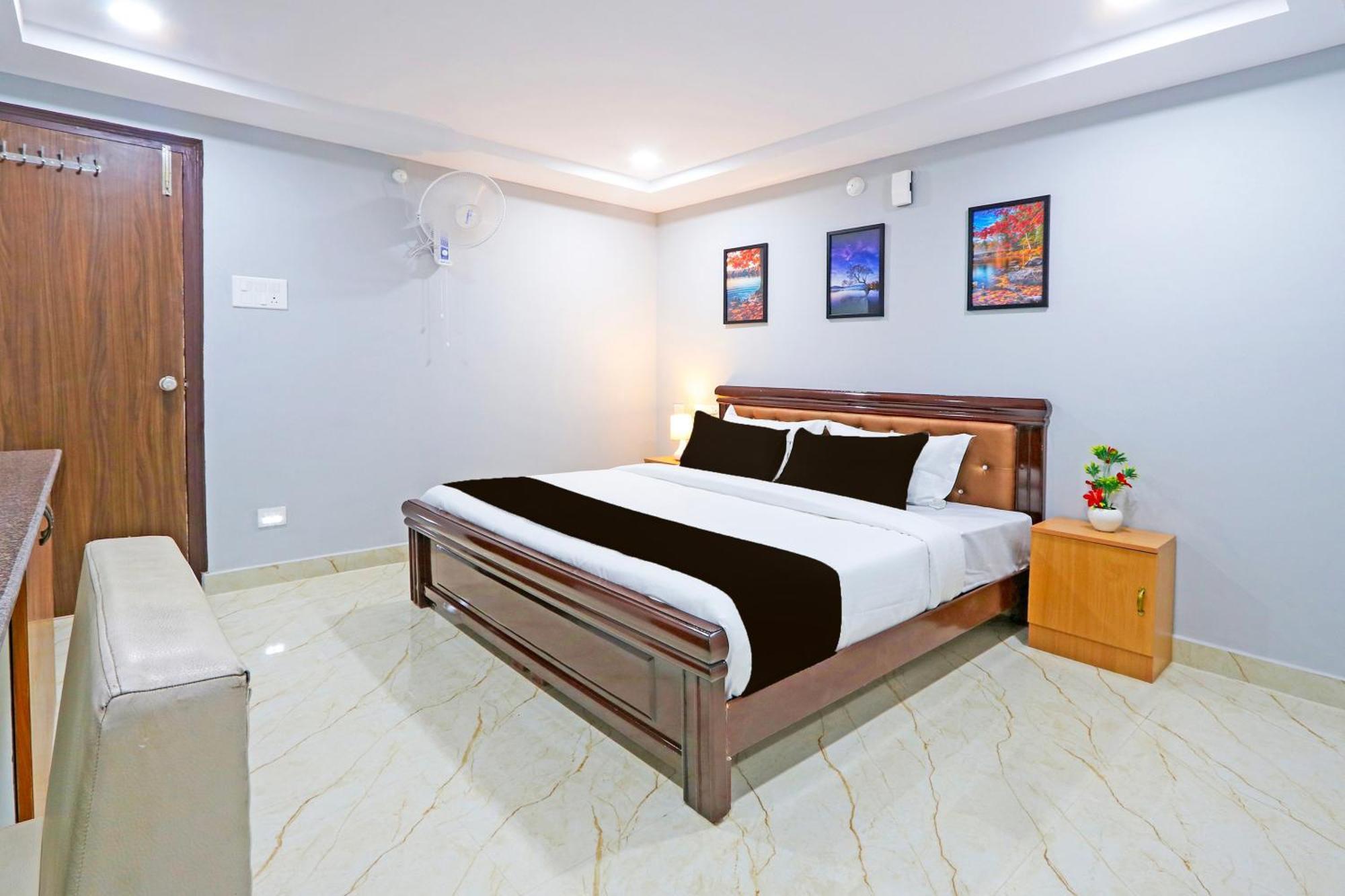 Super Townhouse Qualia Elite S R Nagar Hotel Hyderabad Exterior photo