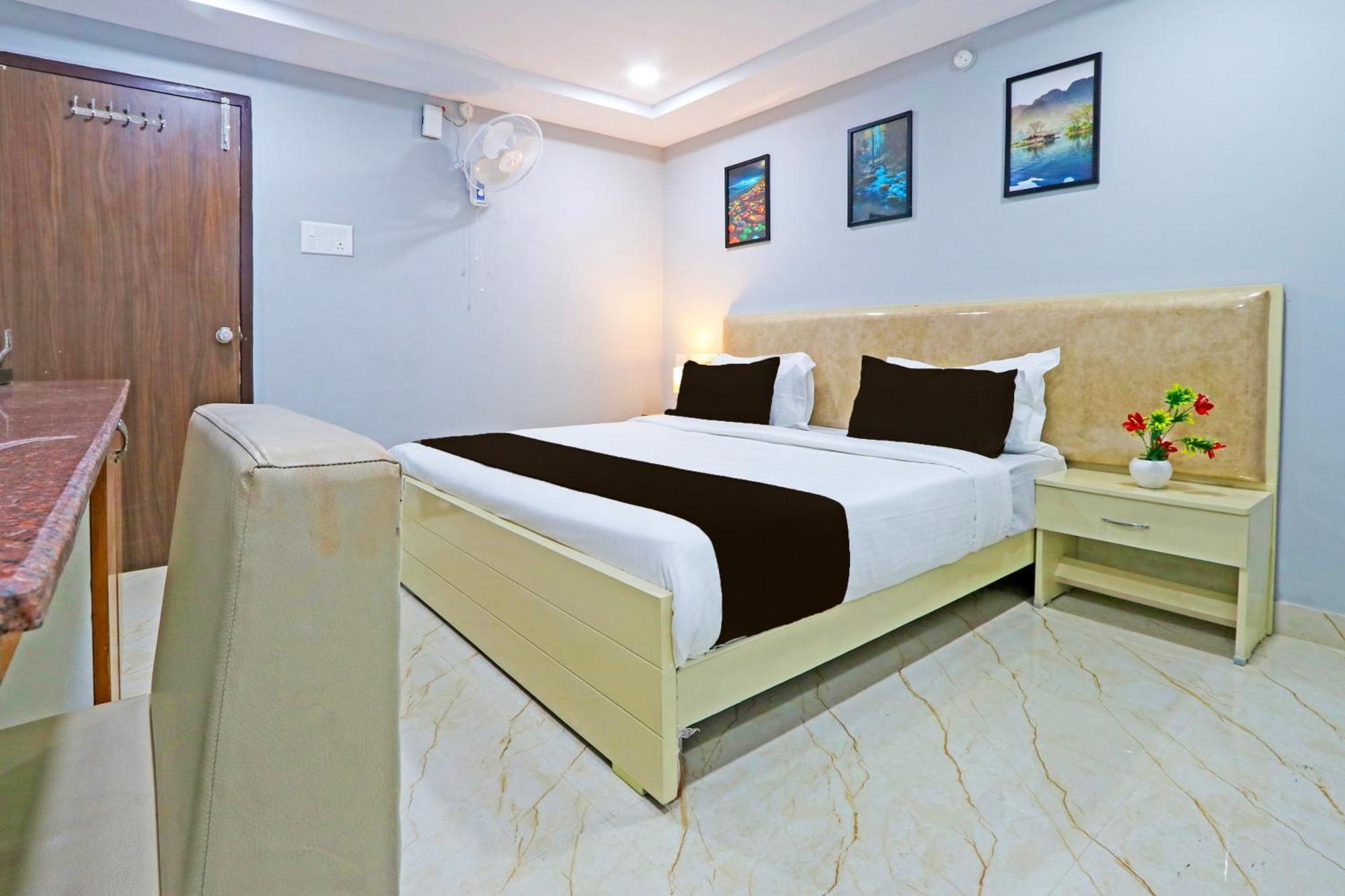 Super Townhouse Qualia Elite S R Nagar Hotel Hyderabad Exterior photo